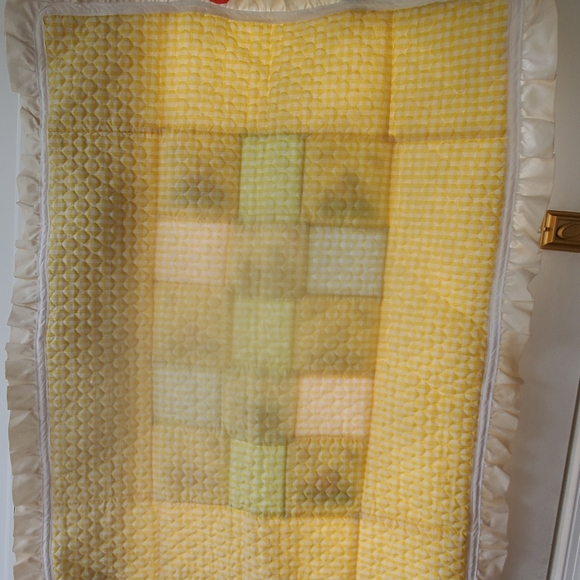 VTG Embroidered Baby Quilt 33x42 Cross Stitch 1980s Farm Animals Gingham Crib - Picture 5 of 11